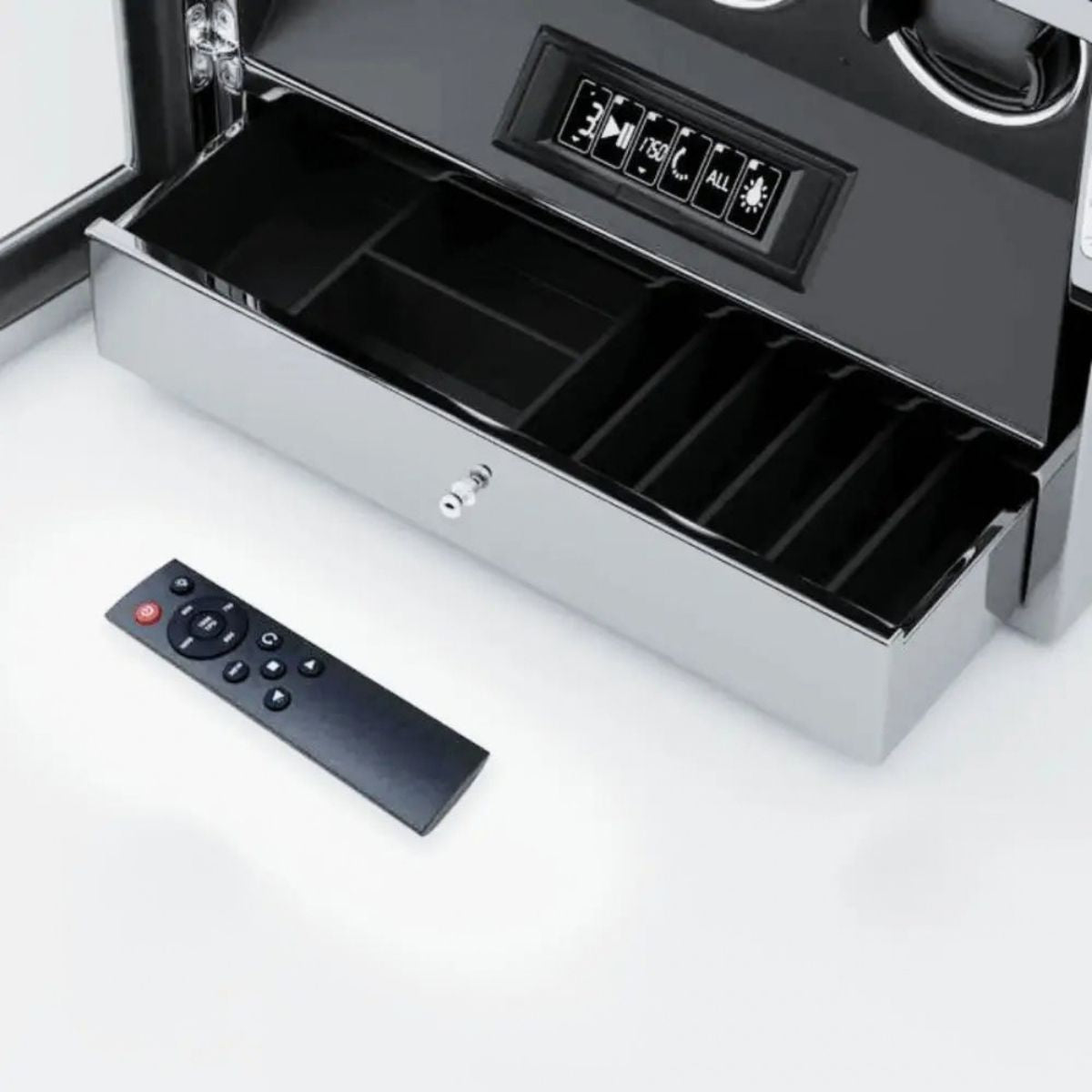 The Guardian Noir Watch Winder 3 Lifestyle