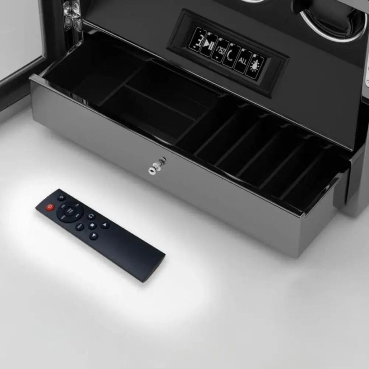 The Guardian Noir Watch Winder 6 Lifestyle