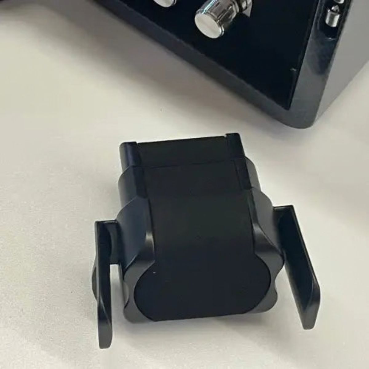 The Chronicle Cube Watch Winder Black Gloss
